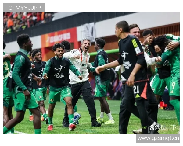 亚洲杯决赛激战正酣 终极对决揭晓冠军之争双方球队全力以赴争夺荣耀 亚洲杯决赛激战正酣 终极对决揭晓冠军之争双方球队全力以赴争夺荣耀